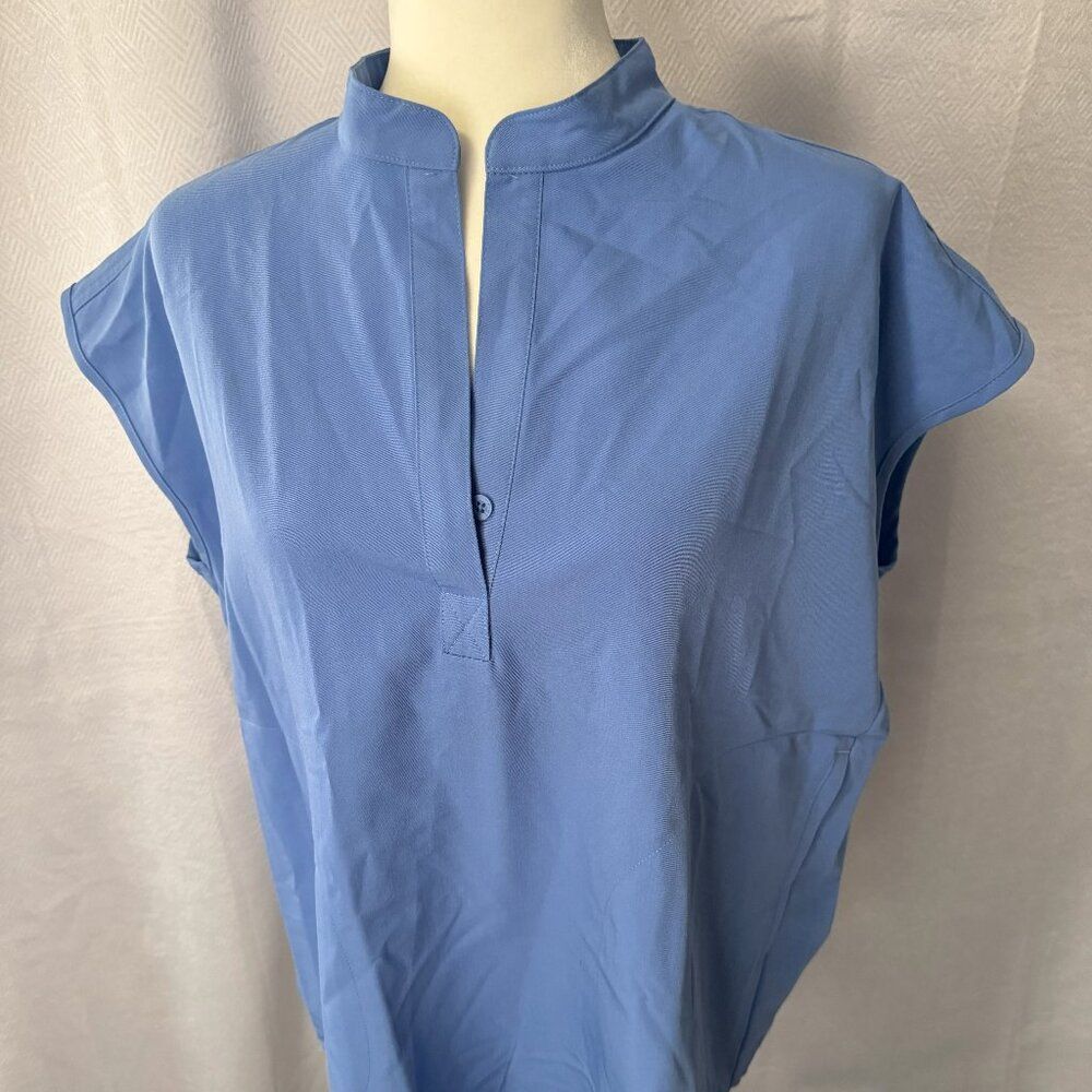 Figs technical collection scrubs top light blue medical lab workwear women Small